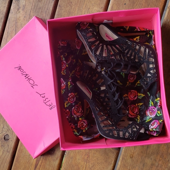 BETSEY JOHNSON Lexxe Rhinestone Cage Sandals sz 6 - Picture 8 of 15